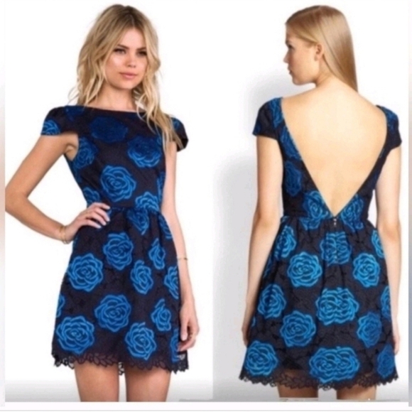 Alice + Olivia Nelly Blue Black Lace Deep V Open Back Mini Dress Size 10 - Picture 6 of 11